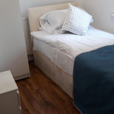 13 Vale House Apartment Лондон Екстериор снимка